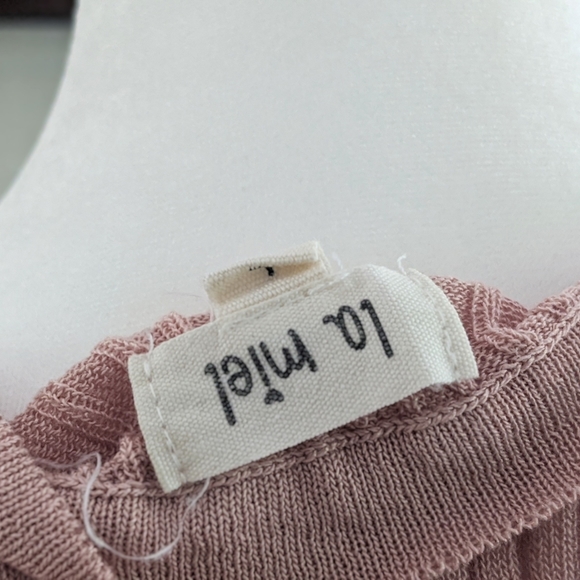 Woman's pink top - Picture 6 of 7